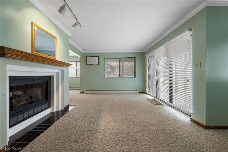 2141 Pinebrook Trail, Cuyahoga Falls, OH - Photo 8