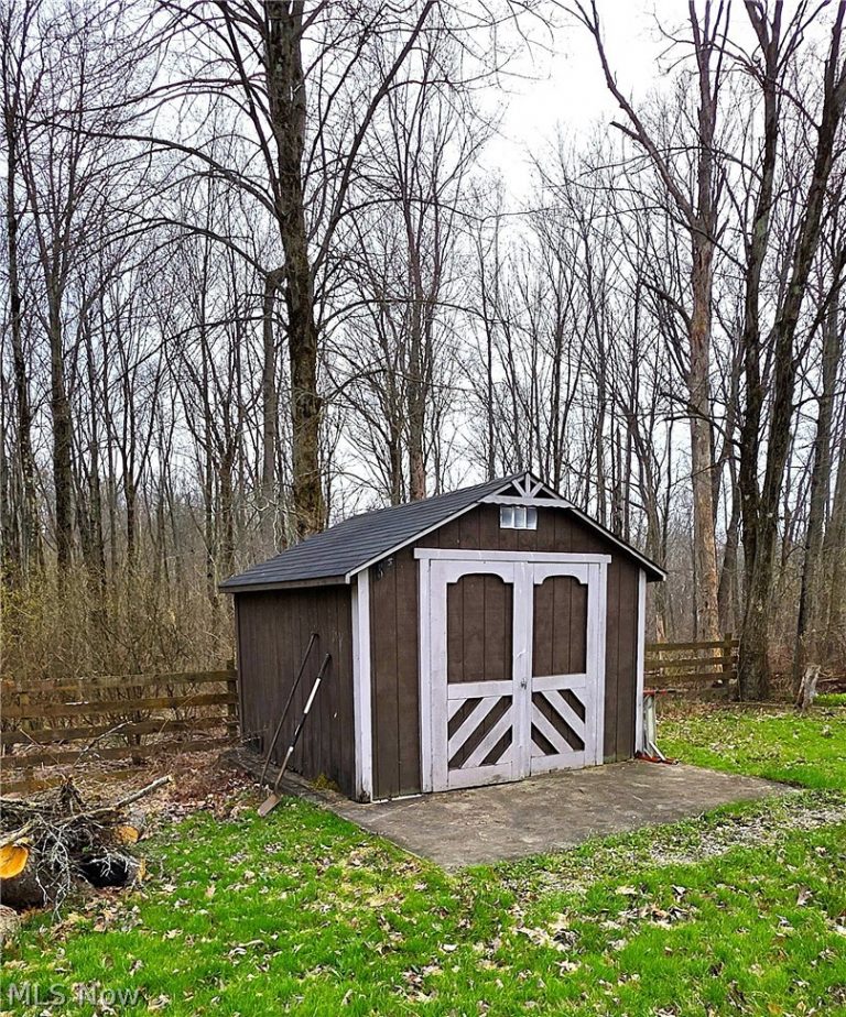 325 Brookshire Oval, Hinckley, OH - Photo 4