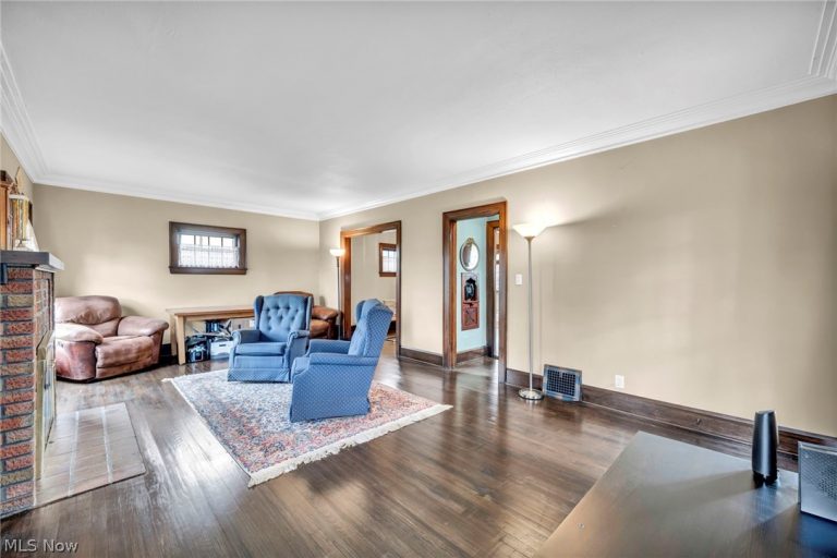 708 Park Avenue, Elyria, OH - Photo 2