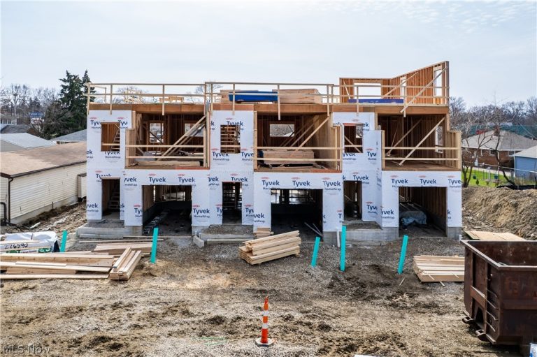 32741 Warren Road, Cleveland, OH - Photo 6