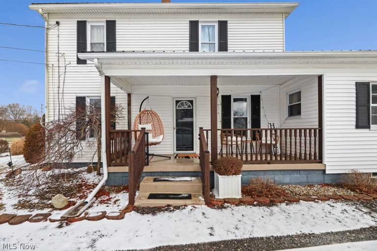 2420 Beechwood Avenue, Alliance, OH - Photo 2