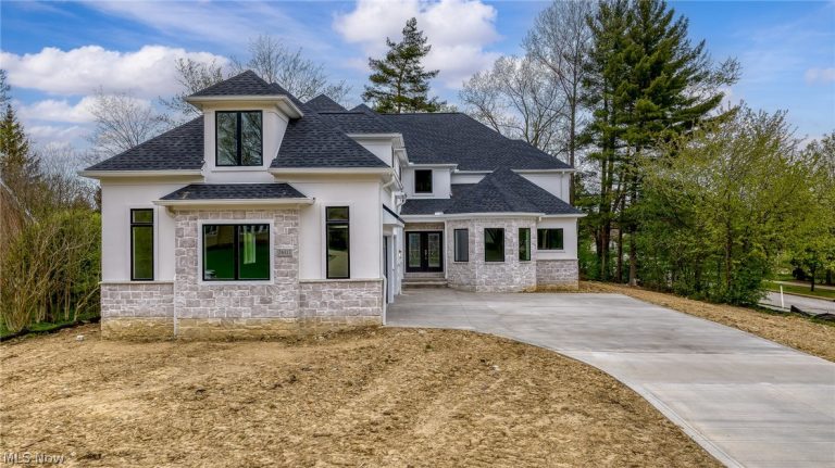 26117 Woodland Road, Beachwood, OH - Photo 4