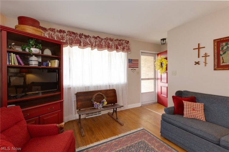 1842 Thornapple Avenue, Akron, OH - Photo 6