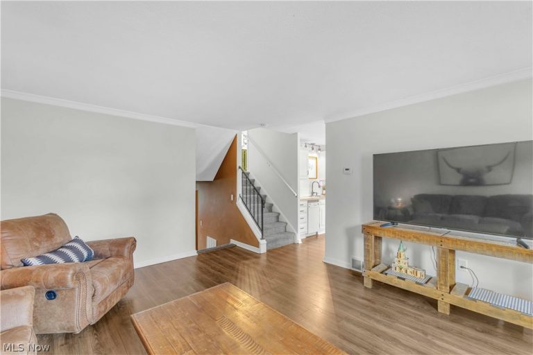 6048 Rosebelle Avenue, North Ridgeville, OH - Photo 5