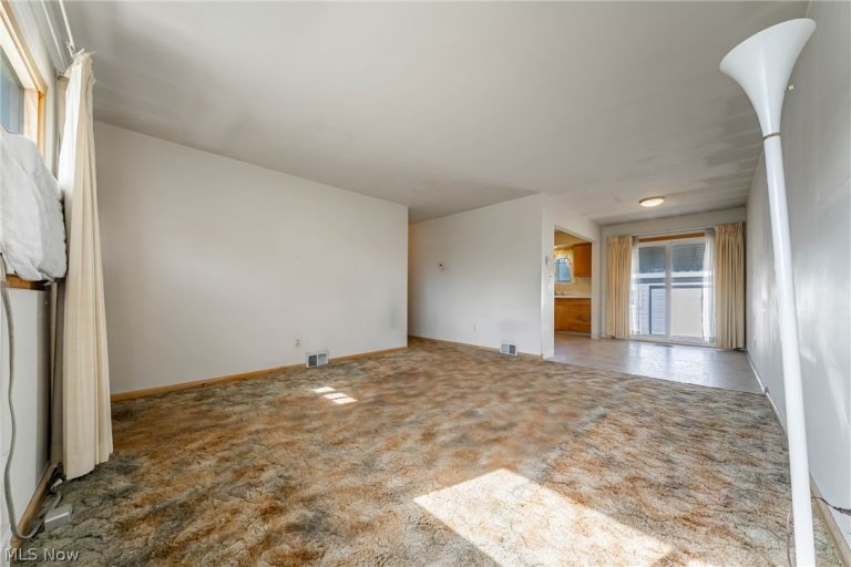 5884 Michael Drive, Brook Park, OH - Photo 5