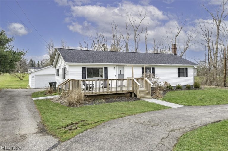 1852 Ridgewood Road, Wadsworth, OH - Photo 2