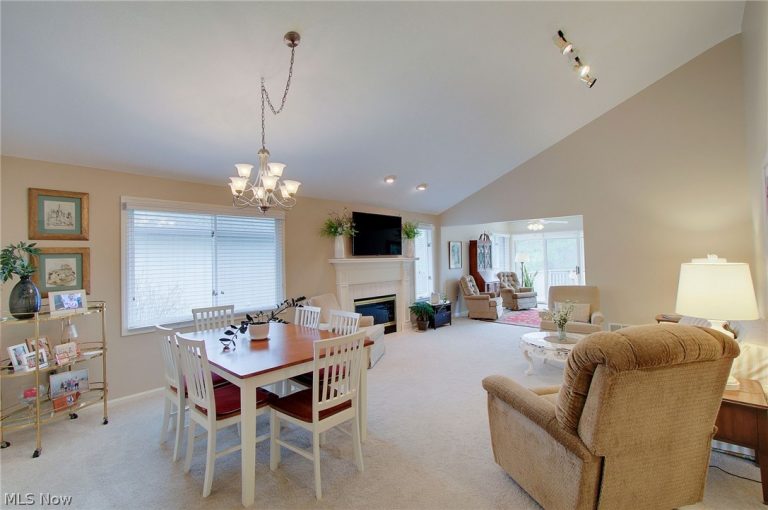 1027 Heath Way, Stow, OH - Photo 3