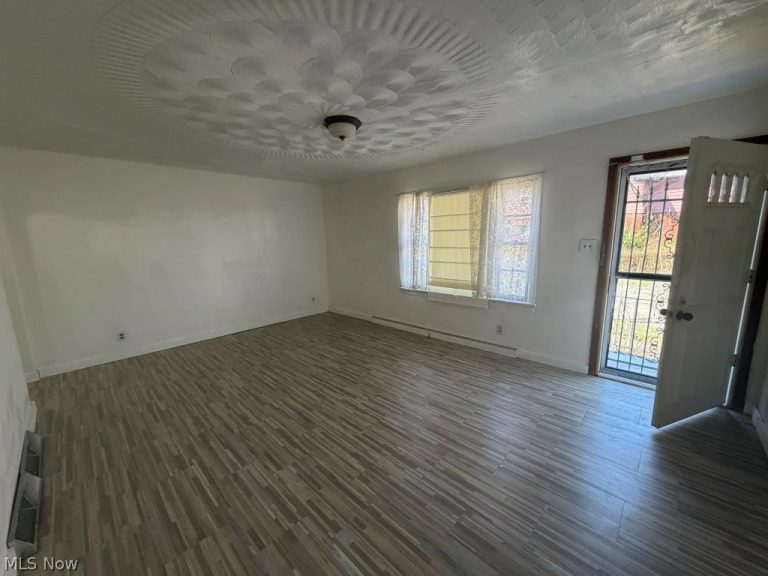 22 Uhler Avenue, Akron, OH - Photo 8