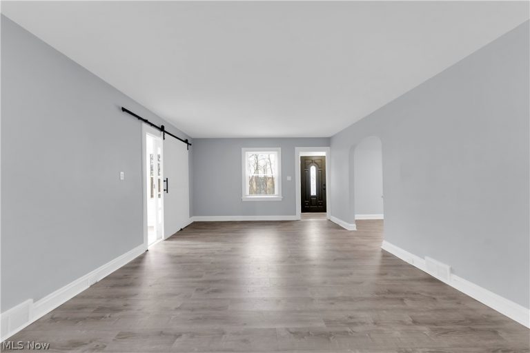 19151 Genesee Road, Euclid, OH - Photo 6