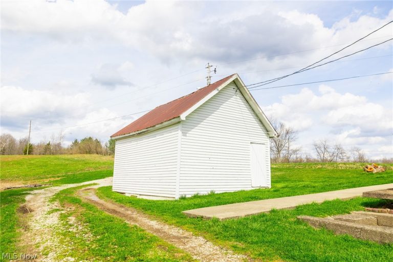643 Townsend Road, Malta, OH - Photo 4