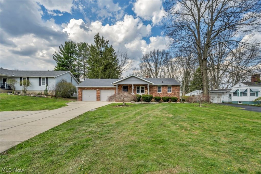 927 Eastwood Avenue, Tallmadge, OH