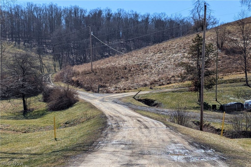 Wolf Road, Port Washington, OH