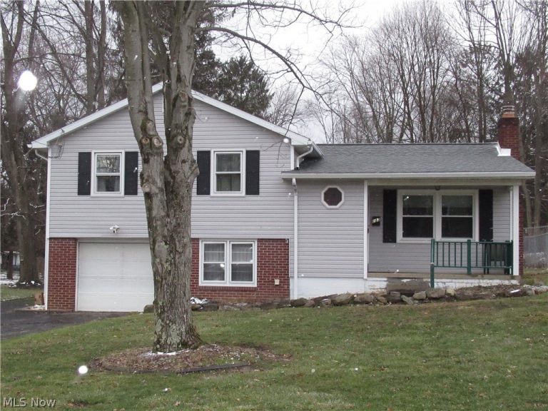 223 Fairview Avenue, Canfield, OH - Photo 2