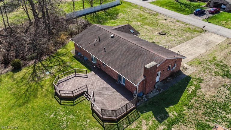 206 Ellsworth Drive, Marietta, OH - Photo 4