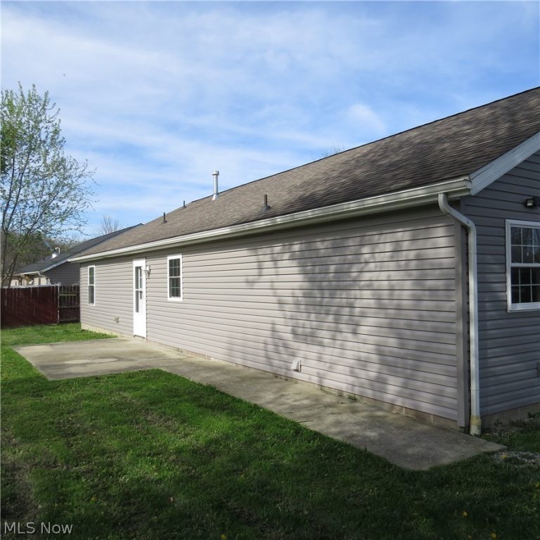 1487 Hillcrest Drive, Atwater, OH - Photo 2