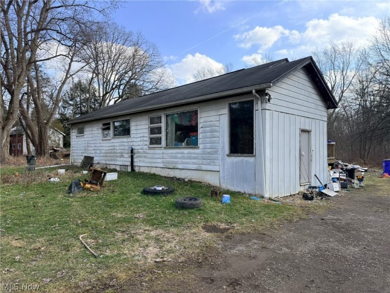 6223 Wayland Road, Ravenna, OH - Photo 3