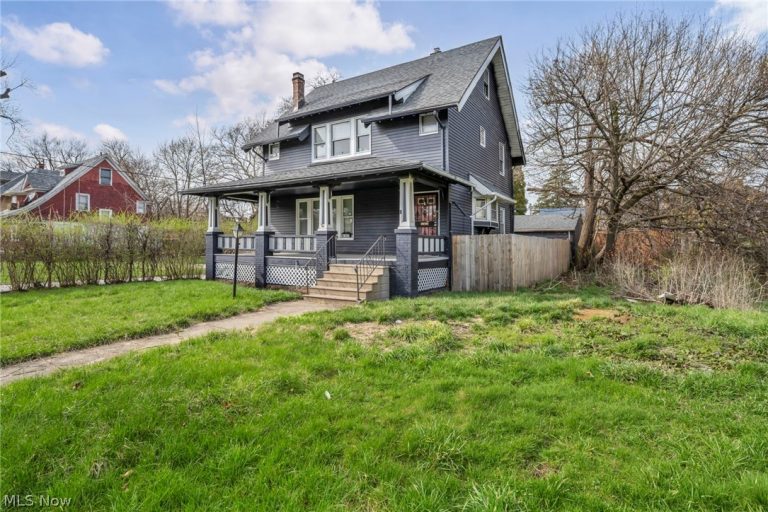 10803 Grantwood Avenue, Cleveland, OH - Photo 2