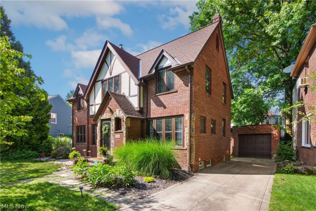 2965 Washington Boulevard, Cleveland Heights, OH