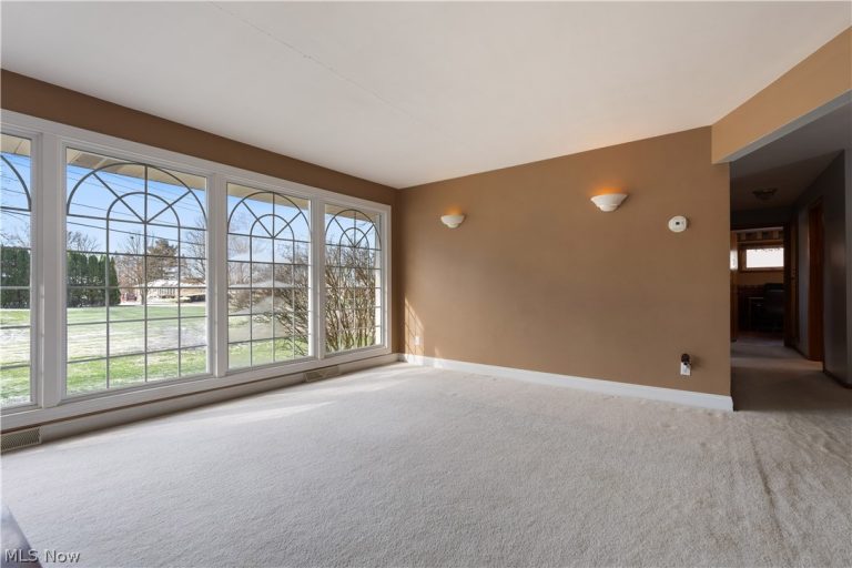 3939 Thunderbird Circle, North Canton, OH - Photo 8