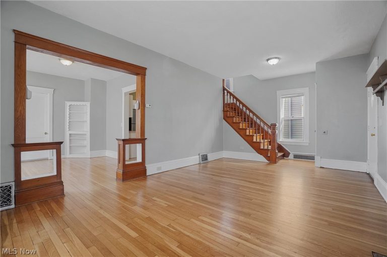 8805 Jeffries Avenue, Cleveland, OH - Photo 8