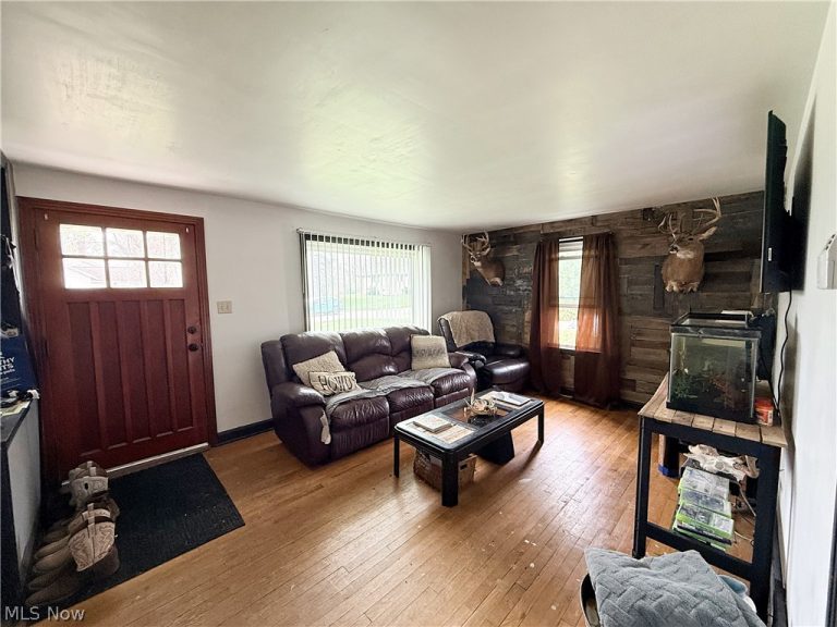 221 Wood Street, Malvern, OH - Photo 2