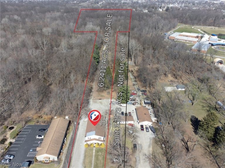 380 Ridge Road, Lorain, OH - Photo 2