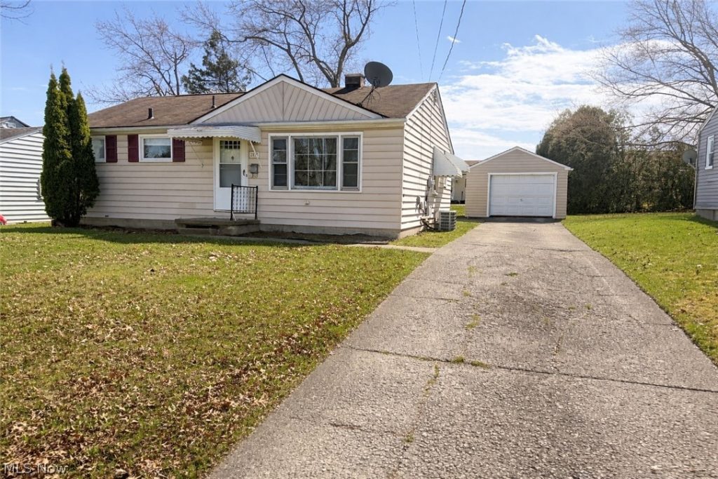 2471 Chaney Circle, Youngstown, OH