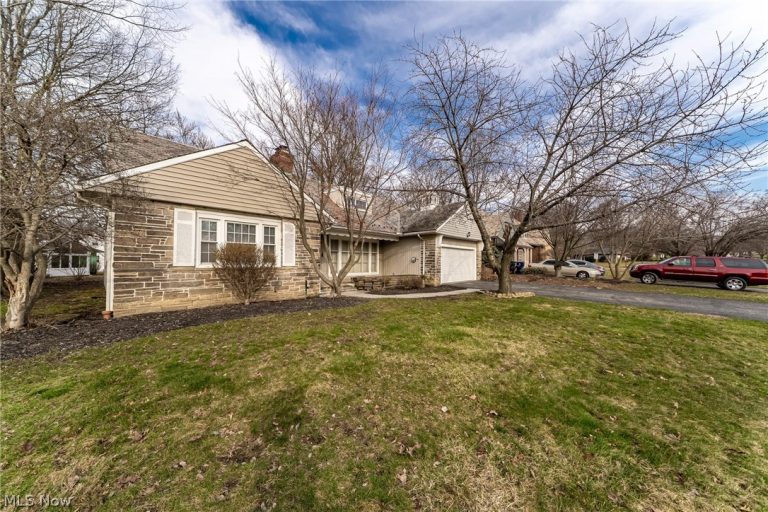 1315 Forest Hills Boulevard, Cleveland Heights, OH - Photo 2