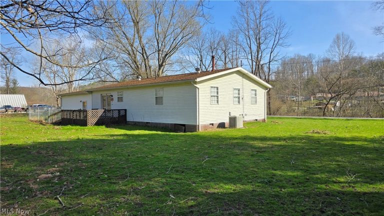 22 Mill Stream Road, Elizabeth, WV - Photo 4