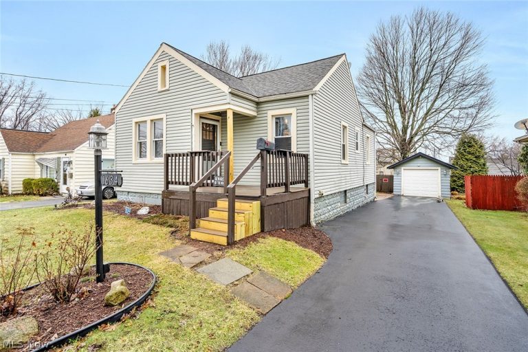 1634 Meadowbrook Avenue, Youngstown, OH - Photo 2