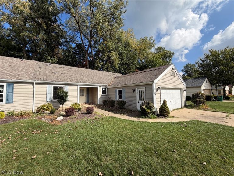 556 Greenside Drive, Painesville Twp, OH - Photo 5