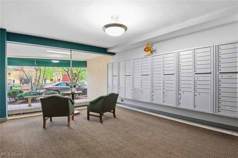 11820 Edgewater Drive #718, Lakewood, OH - Photo 6