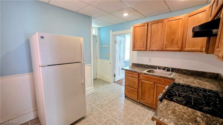 1506 Avery Street, Parkersburg, WV - Photo 6