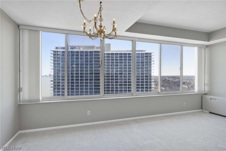 12900 Lake Avenue #PH 8, Lakewood, OH - Photo 6