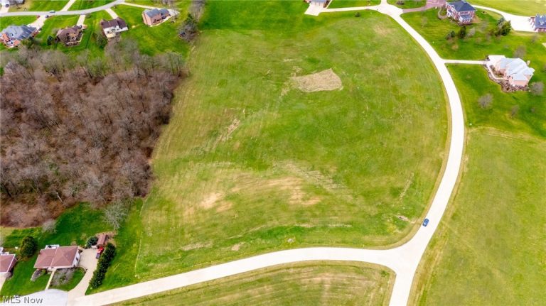 Oldefield Drive, St Clairsville, OH - Photo 3