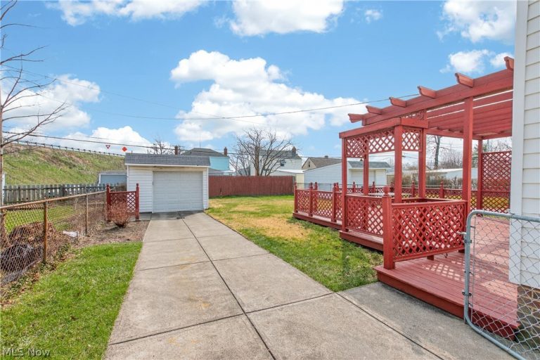 3145 138th Street, Cleveland, OH - Photo 3