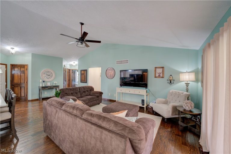 118 Sassafras Drive, Vermilion, OH - Photo 3