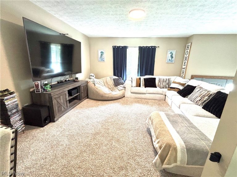 1392 Homestead Drive, East Liverpool, OH - Photo 3