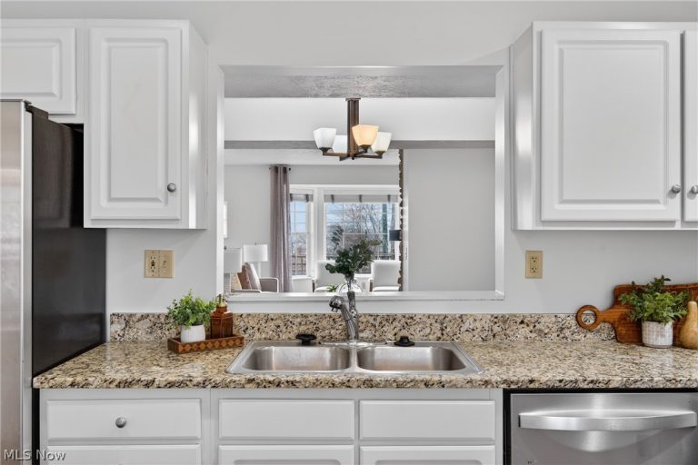 6943 Father Caruso Drive, Cleveland, OH - Photo 8