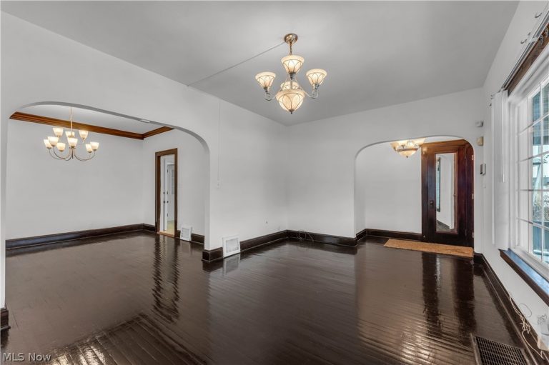 11806 Farringdon Avenue, Cleveland, OH - Photo 6