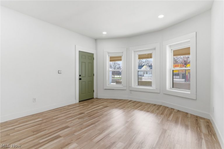 7609 Superior Avenue, Cleveland, OH - Photo 8