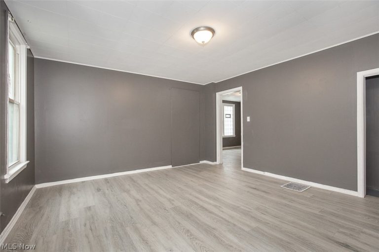 5817 Prosser Avenue, Cleveland, OH - Photo 6