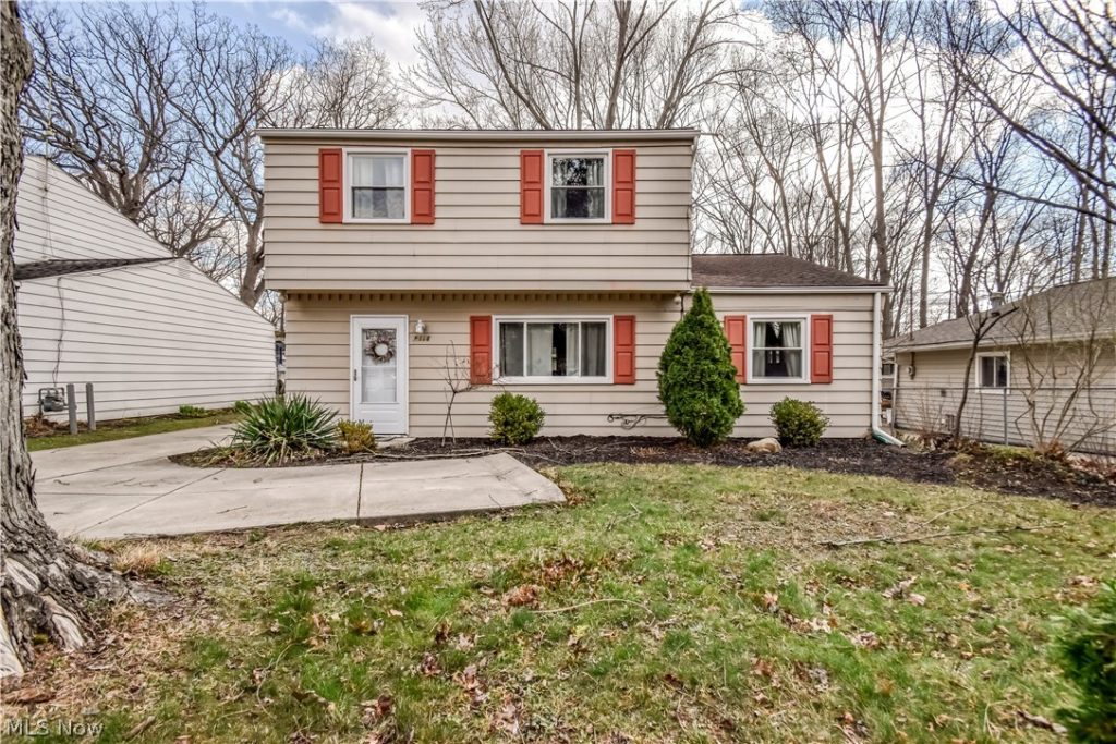 9925 Aldridge Drive, Columbia Station, OH