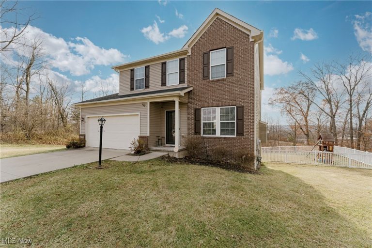 6382 Stonehaven Lane, Bedford Heights, OH - Photo 2