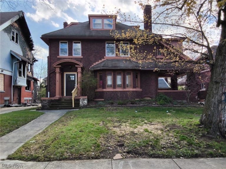 1818 Farmington Road, East Cleveland, OH, 44112