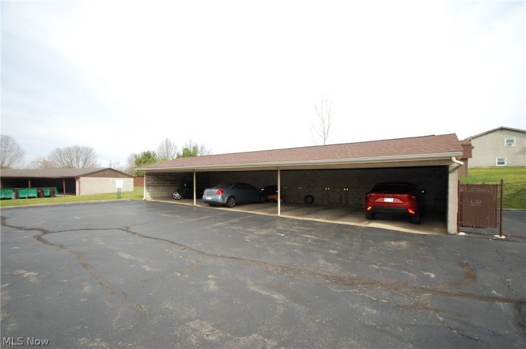 35 Carter Circle, Boardman, OH - Photo 6
