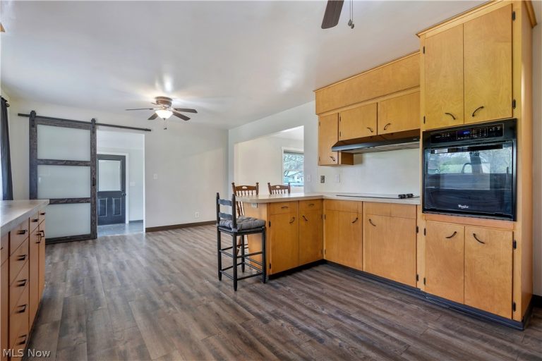 300 Homeworth Road, Alliance, OH - Photo 8