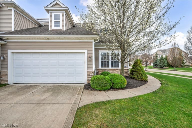 8330 Beaumont Drive, Mentor, OH - Photo 4