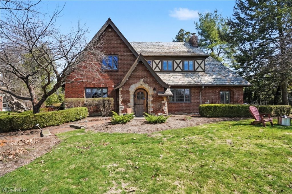 131 Wheaton Road, Akron, OH