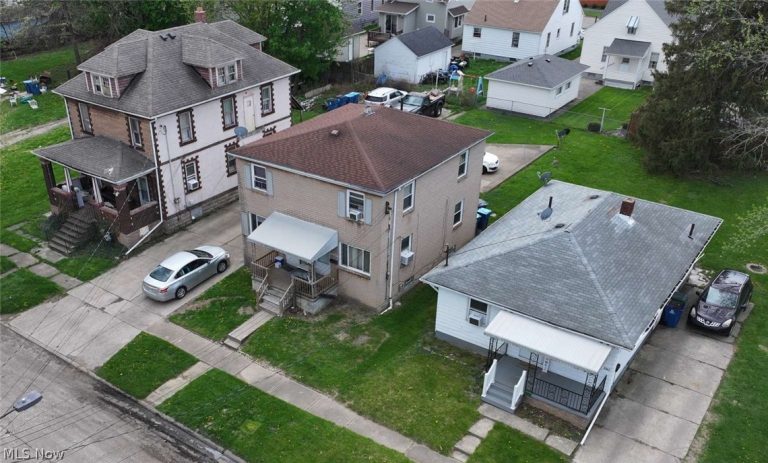 3050 Denver Avenue, Lorain, OH - Photo 2